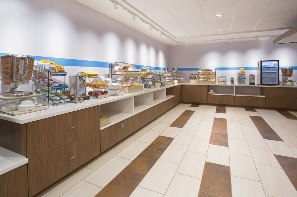 Holiday Inn Express & Suites - Marietta By Ihg Екстериор снимка